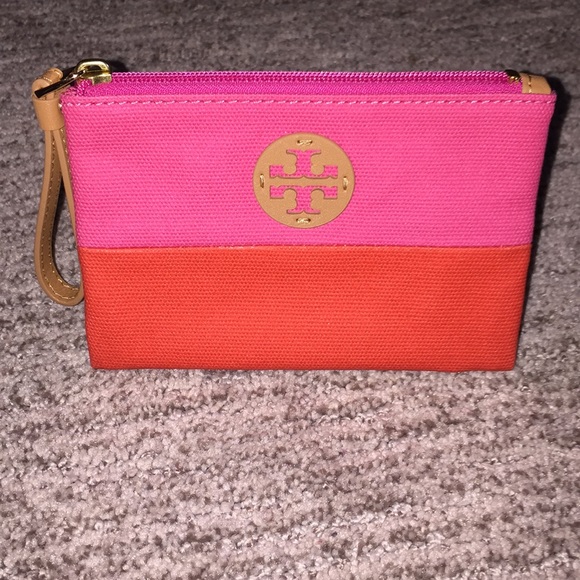 Tory Burch Handbags - Tory Burch Flat Zip Pouch wallet size handbag